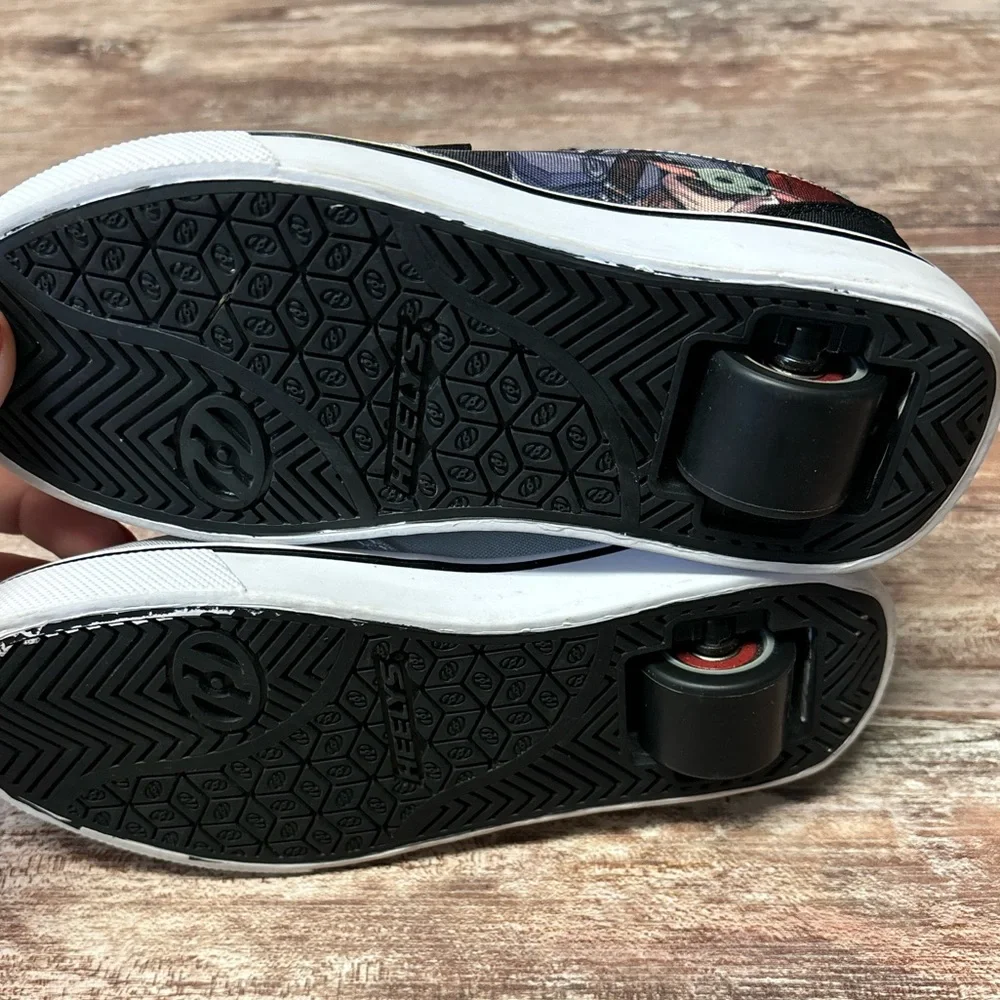 Heelys | LIKE NEW! EUC Star Wars Mandalorian Skate Shoes, Size 1 (Youth)